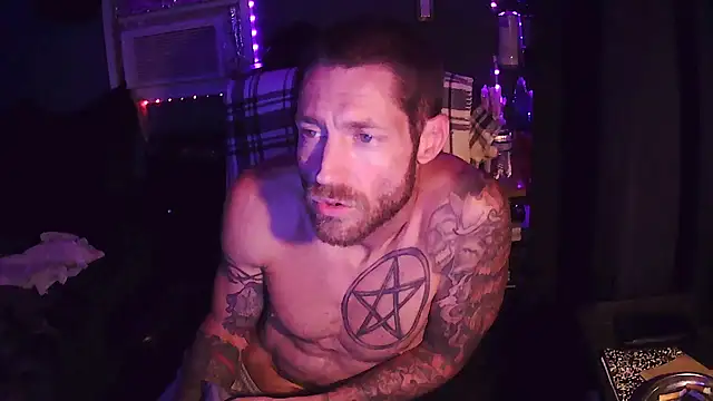 Snapshot of KingCole2390 chatting on 02/12/26, 02:28 KingCole2390 online show from 02/12/26, 02:28