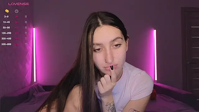 Snapshot of KikkyMi chatting on 11/21/25, 08:29 KikkyMi online show from 11/21/25, 08:29