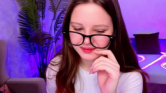 Snapshot of Lana_Moon__ chatting on 11/30/25, 02:15 Lana Moon online show from 11/30/25, 02:15