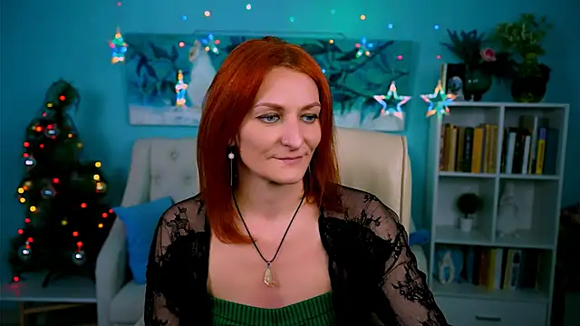 Snapshot of DianaTorrens chatting on 12/18/25, 09:37 DianaTorrens online show from 12/18/25, 09:37