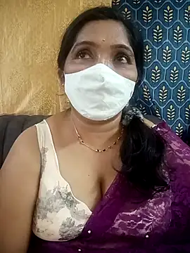 Snapshot of Soni-queen chatting on 11/30/25, 03:38 Soni-queen online show from 11/30/25, 03:38