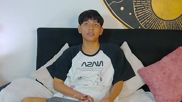 Snapshot of Liam_Sinclair chatting on 02/18/26, 08:05 Liam Sinclair online show from 02/18/26, 08:05