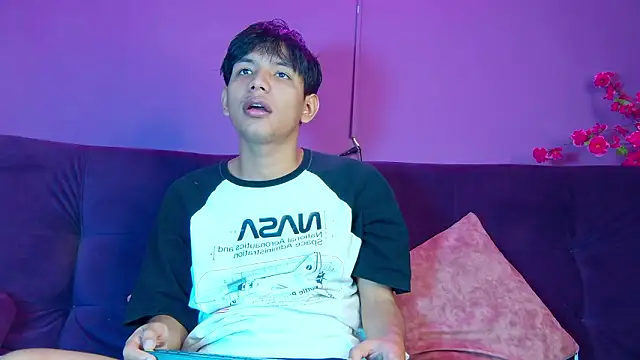 Snapshot of Liam_Sinclair chatting on 03/10/26, 07:52 Liam Sinclair online show from 03/10/26, 07:52