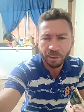 Snapshot of RobertoLuiz84 chatting on 05/04/26, 05:53 RobertoLuiz84 online show from 05/04/26, 05:53