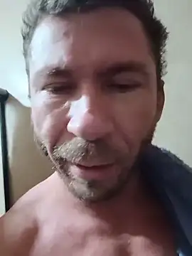Snapshot of RobertoLuiz84 chatting on 05/19/26, 01:56 RobertoLuiz84 online show from 05/19/26, 01:56