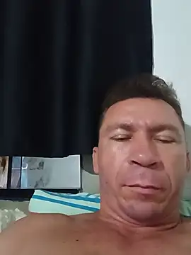 Snapshot of RobertoLuiz84 chatting on 06/04/26, 11:11 RobertoLuiz84 online show from 06/04/26, 11:11