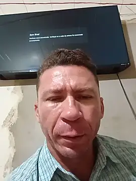 Snapshot of RobertoLuiz84 chatting on 06/06/26, 10:58 RobertoLuiz84 online show from 06/06/26, 10:58