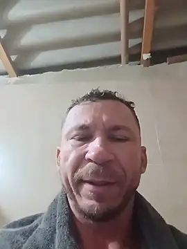 Snapshot of RobertoLuiz84 chatting on 07/11/26, 01:52 RobertoLuiz84 online show from 07/11/26, 01:52