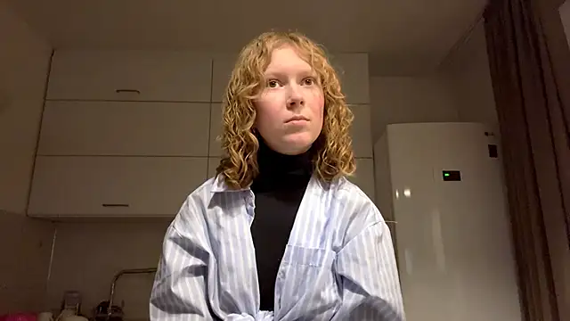 ElfriedaZwack online show from 11/28/25, 04:42