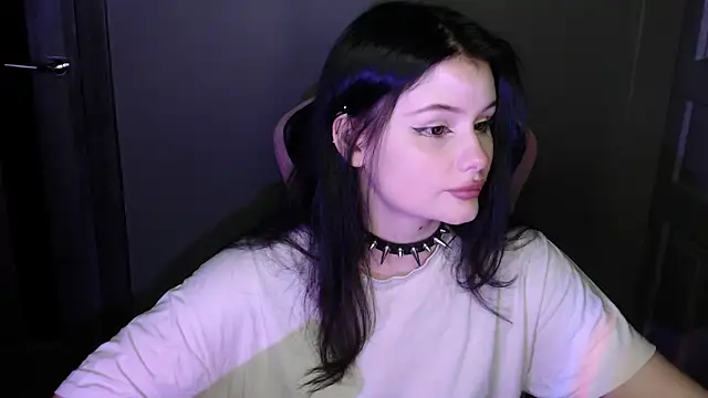 Moon raven online show from 02/18/26, 02:29