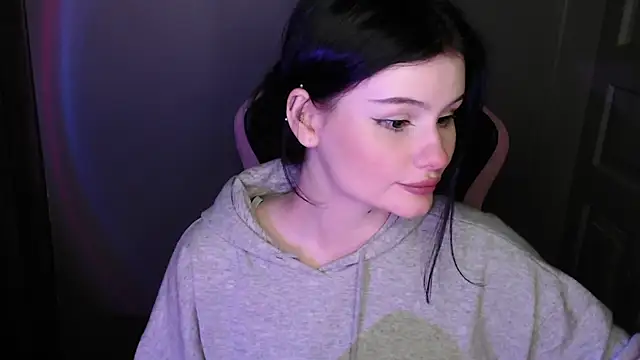 Snapshot of Moon_raven chatting on 02/21/26, 01:06 Moon raven online show from 02/21/26, 01:06