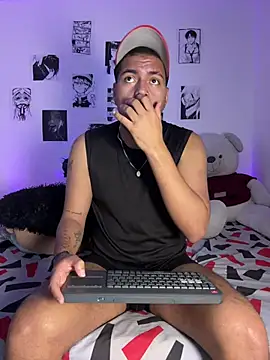 Snapshot of Henry_villa23 chatting on 01/11/26, 06:29 Henry villa23 online show from 01/11/26, 06:29