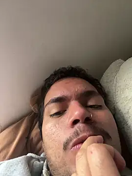 Snapshot of Henry_villa23 chatting on 03/09/26, 08:35 Henry villa23 online show from 03/09/26, 08:35