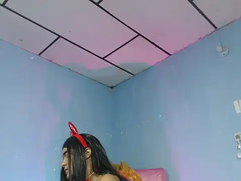 Snapshot of Candyx_girls chatting on 11/26/25, 12:33 Candyx girls online show from 11/26/25, 12:33