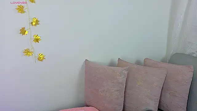 Snapshot of Ambar_Carter chatting on 12/14/25, 04:07 Ambar Carter online show from 12/14/25, 04:07