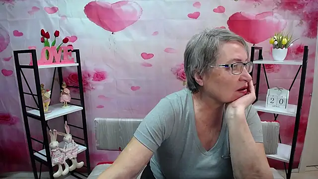 Snapshot of OlgaLuck chatting on 04/20/26, 05:21 OlgaLuck online show from 04/20/26, 05:21