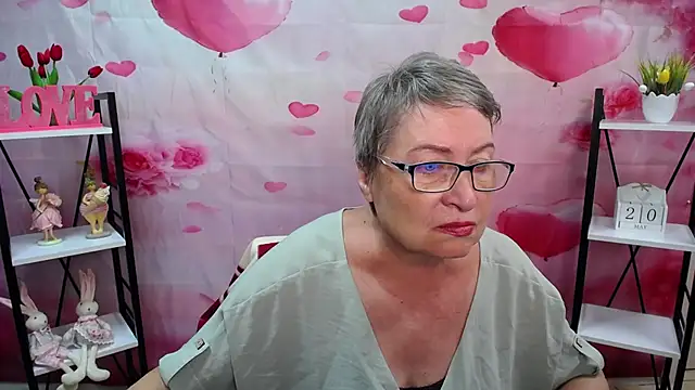 Snapshot of OlgaLuck chatting on 05/20/26, 05:13 OlgaLuck online show from 05/20/26, 05:13