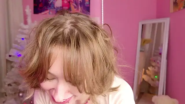 Snapshot of SweetKittyPlay chatting on 12/15/25, 01:48 SweetKittyPlay online show from 12/15/25, 01:48