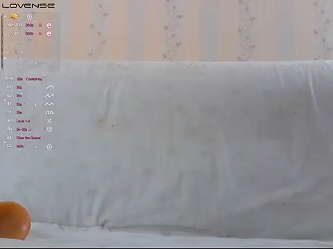 Snapshot of LustfulSarah chatting on 09/19/25, 02:40 LustfulSarah online show from 09/19/25, 02:40