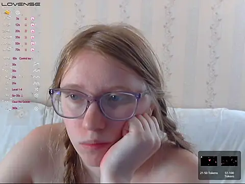 Snapshot of LustfulSarah chatting on 11/14/25, 07:23 LustfulSarah online show from 11/14/25, 07:23