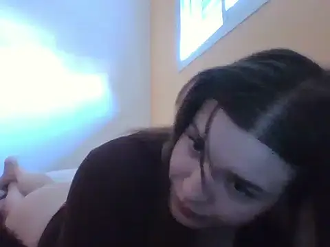 frutillitaaok  online show from 03/25/26, 08:26