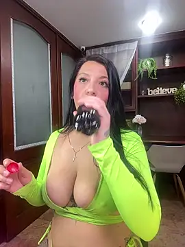 VictoriaHenao online show from 05/08/26, 09:42