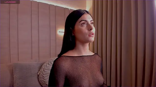 SarhaVega online show from 11/24/25, 04:34