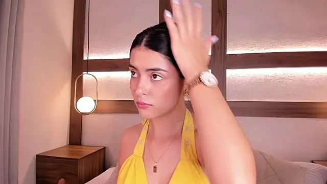SarhaVega online show from 06/17/26, 01:56