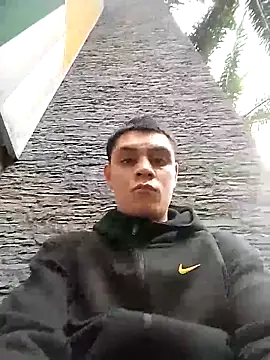 sebastianfelipe online show from 04/08/26, 10:10