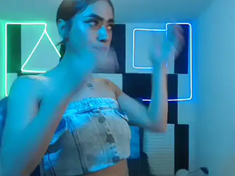 Snapshot of bonnie_blue_18 chatting on 12/03/25, 01:31 bonnie blue 18 online show from 12/03/25, 01:31