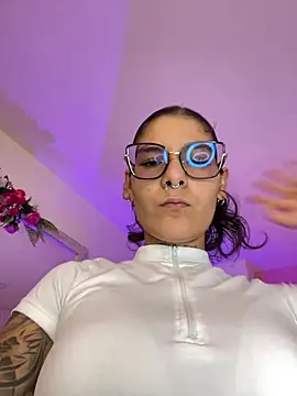 LauraRaider online show from 06/21/26, 12:35