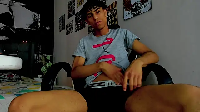 Snapshot of alejandroo_ chatting on 12/18/25, 10:38 alejandroo online show from 12/18/25, 10:38