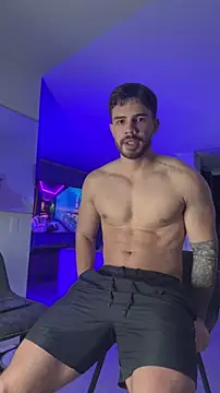 Snapshot of Valenthino_Salvatore chatting on 12/15/25, 04:06 Valenthino Salvatore online show from 12/15/25, 04:06