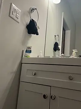 Snapshot of aquatoflora chatting on 11/24/25, 12:32 aquatoflora online show from 11/24/25, 12:32