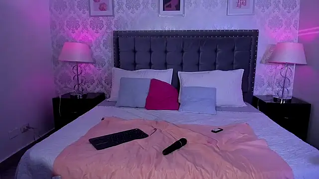 Evabellee online show from 11/29/25, 02:20