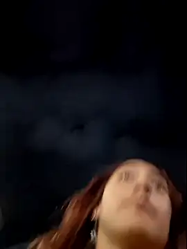 Snapshot of Eveeelyn25 chatting on 12/18/25, 01:22 Eveeelyn25 online show from 12/18/25, 01:22