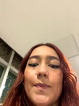 Snapshot of Eveeelyn25 chatting on 12/19/25, 12:06 Eveeelyn25 online show from 12/19/25, 12:06