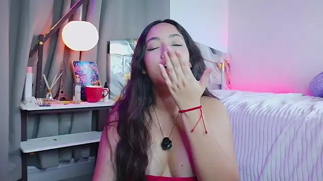 Snapshot of EmmaDembers chatting on 12/13/25, 07:53 EmmaDembers online show from 12/13/25, 07:53