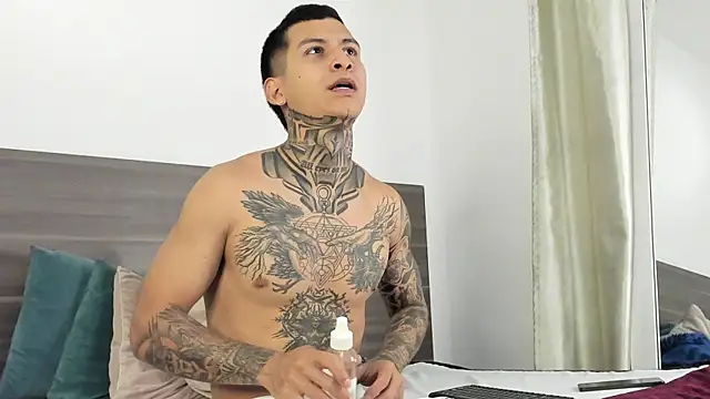 Snapshot of Andrew_sanders68 chatting on 12/16/25, 03:22 Andrew sanders68 online show from 12/16/25, 03:22