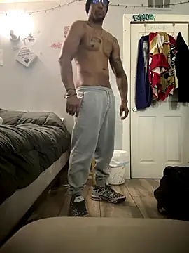 Snapshot of MTheRealrDLlongCrippler chatting on 12/14/25, 12:16 MTheRealrDLlongCrippler online show from 12/14/25, 12:16