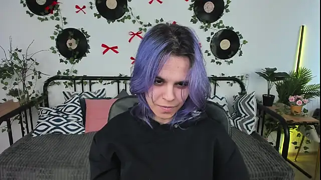 LiraBelle online show from 04/26/26, 10:02