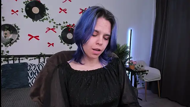 LiraBelle online show from 05/13/26, 03:15