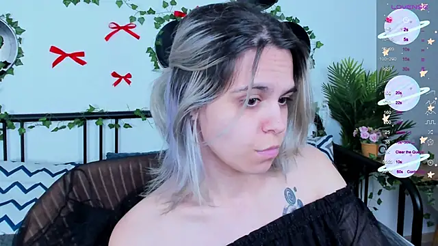 LiraBelle online show from 06/11/26, 03:26