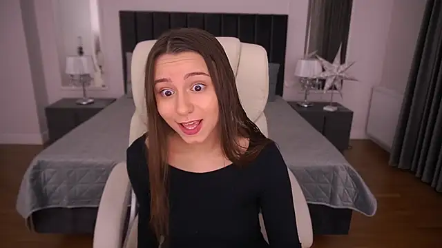 TinyNatalie online show from 12/15/25, 02:38