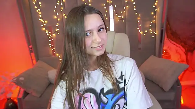 TinyNatalie online show from 04/28/26, 12:43