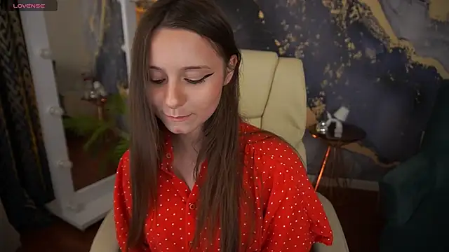 TinyNatalie online show from 05/12/26, 08:06