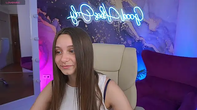 TinyNatalie online show from 06/19/26, 07:06