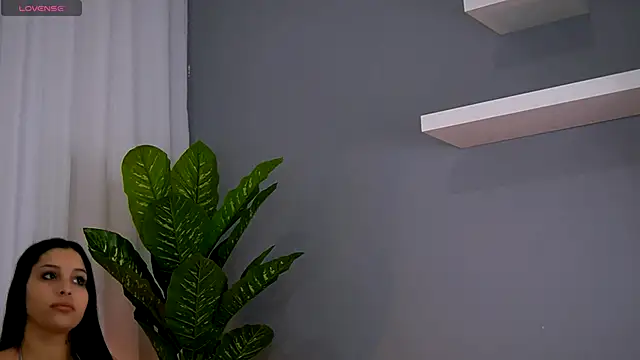 Snapshot of VanessaSinX chatting on 12/05/25, 08:27 VanessaSinX online show from 12/05/25, 08:27