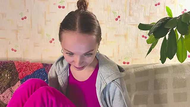 Snapshot of PaulaTisch chatting on 12/02/25, 03:07 PaulaTisch online show from 12/02/25, 03:07