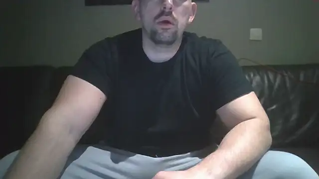 DeeLouLou online show from 11/30/25, 05:44